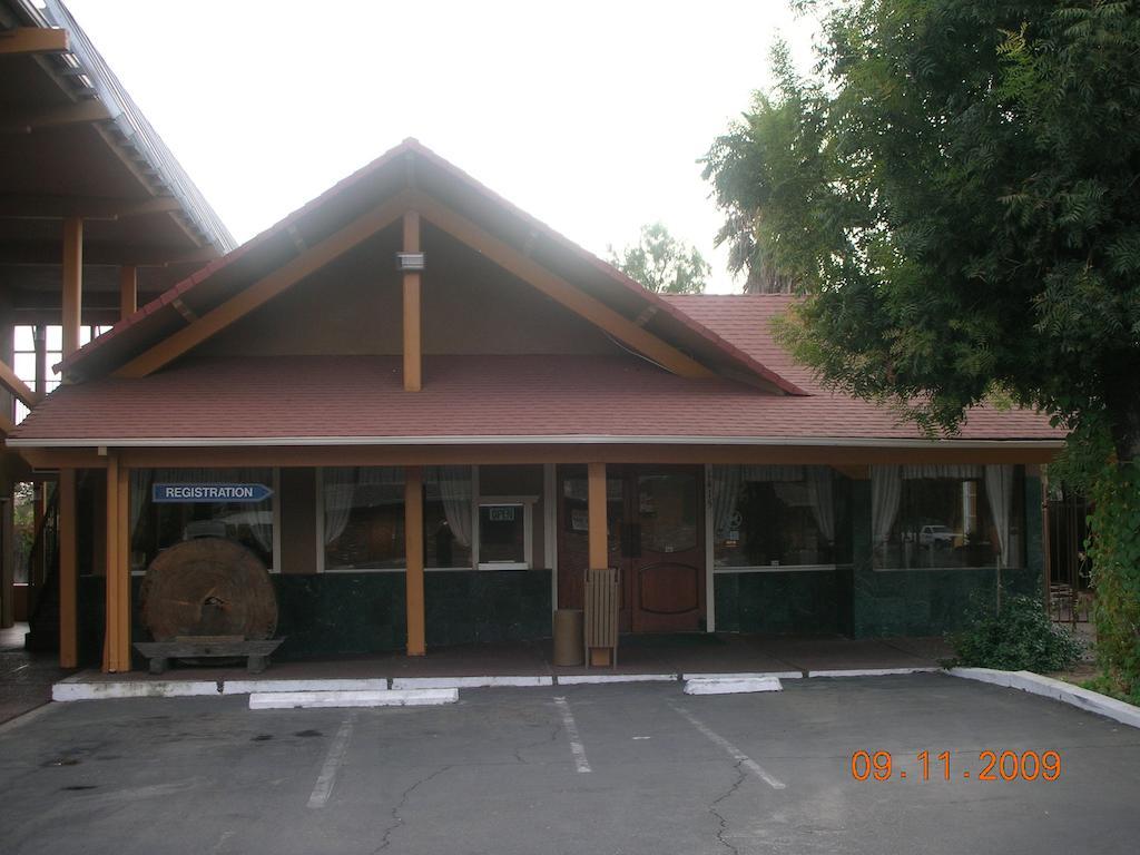 Parkside Inn Фресно Экстерьер фото